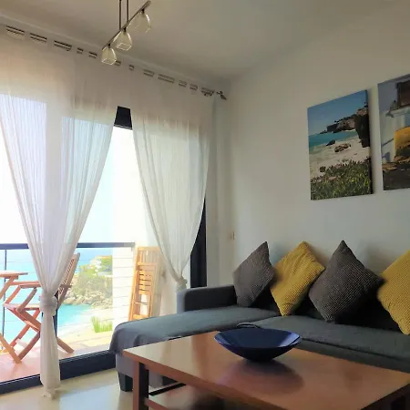 El Salon, Bluewater Apartment