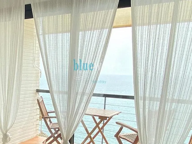 El Salon, Bluewater *